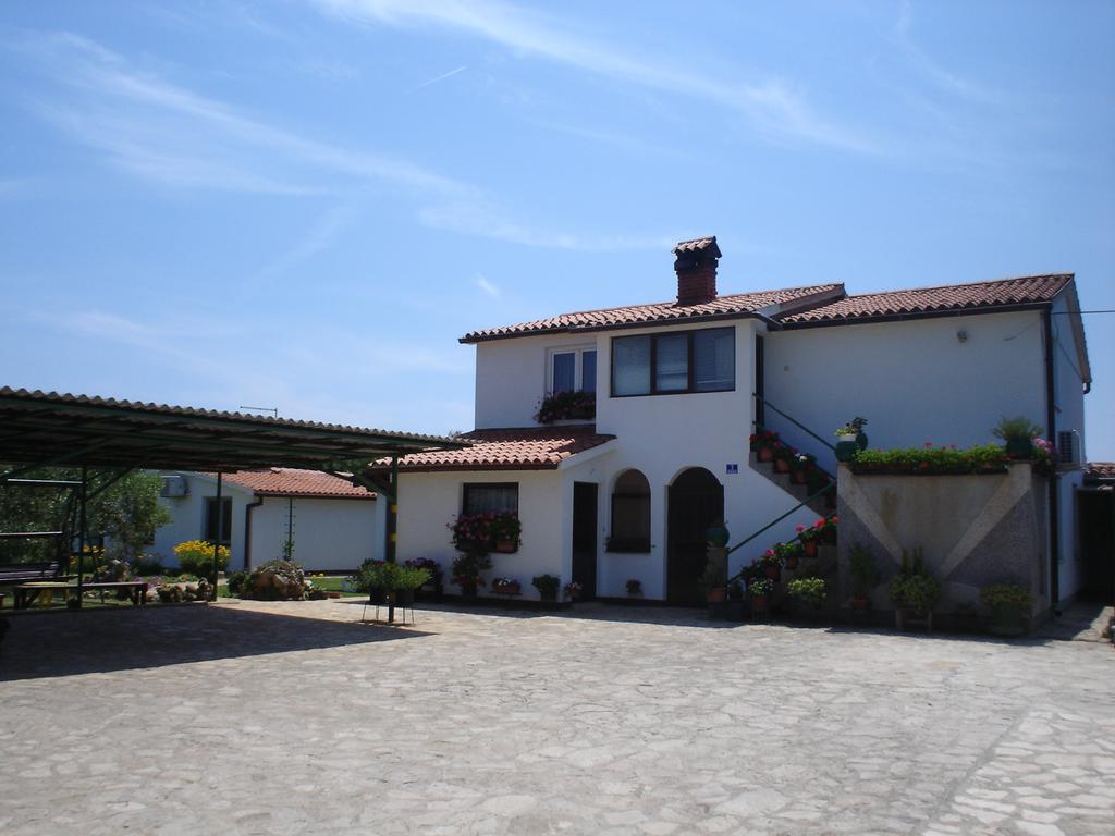 Nella Apartments Šišan Ruang foto