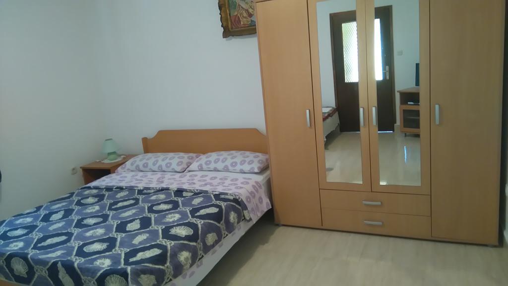 Nella Apartments Šišan Bagian luar foto