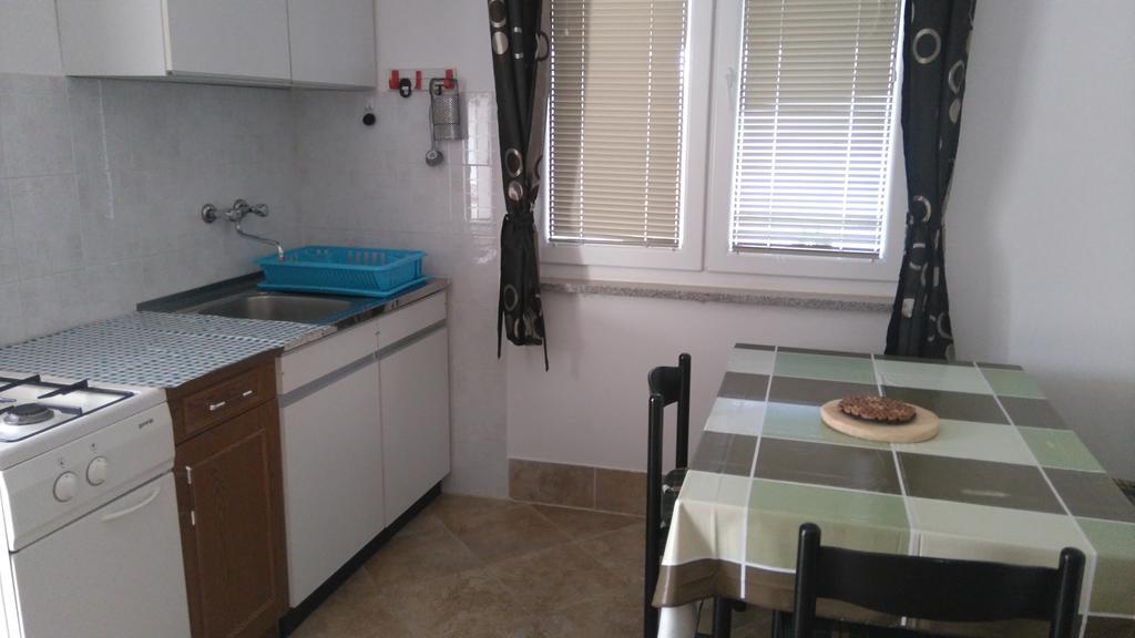 Nella Apartments Šišan Bagian luar foto