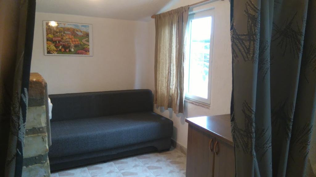 Nella Apartments Šišan Bagian luar foto