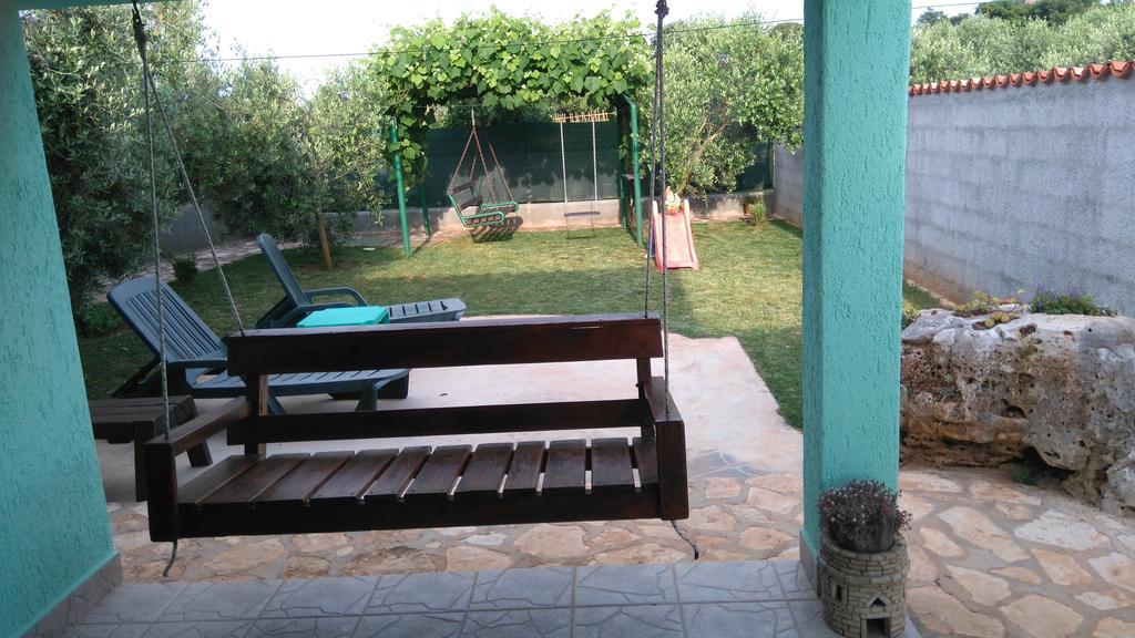 Nella Apartments Šišan Bagian luar foto
