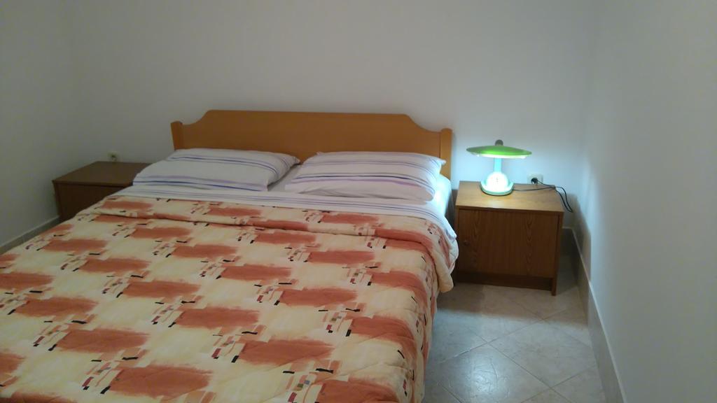 Nella Apartments Šišan Bagian luar foto